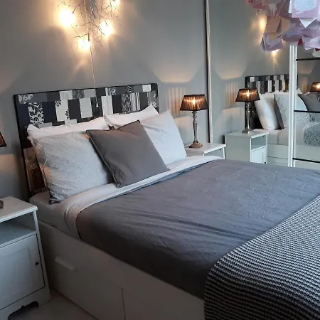 Bed & Breakfast The Upstairs & Downstairs *