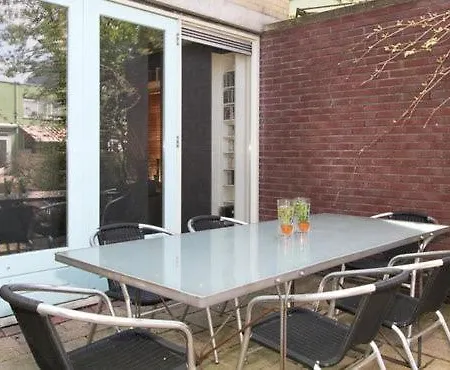 The Upstairs & Downstairs Bed & Breakfast *